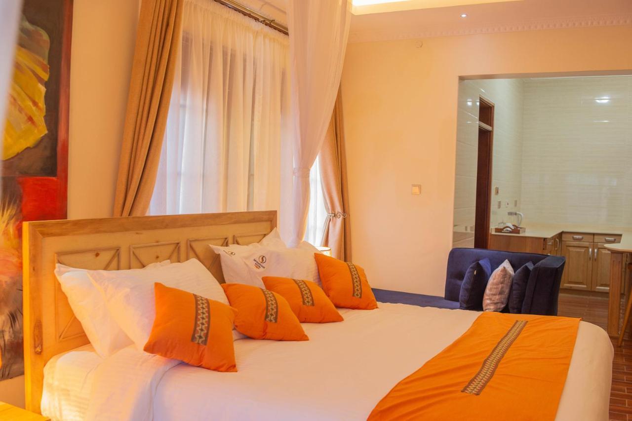 Savannah Suites Lubowa Екстериор снимка