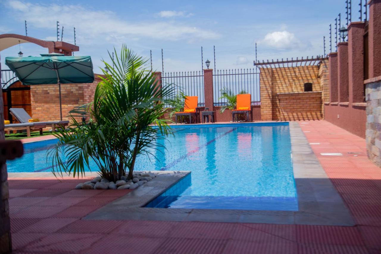 Savannah Suites Lubowa Екстериор снимка