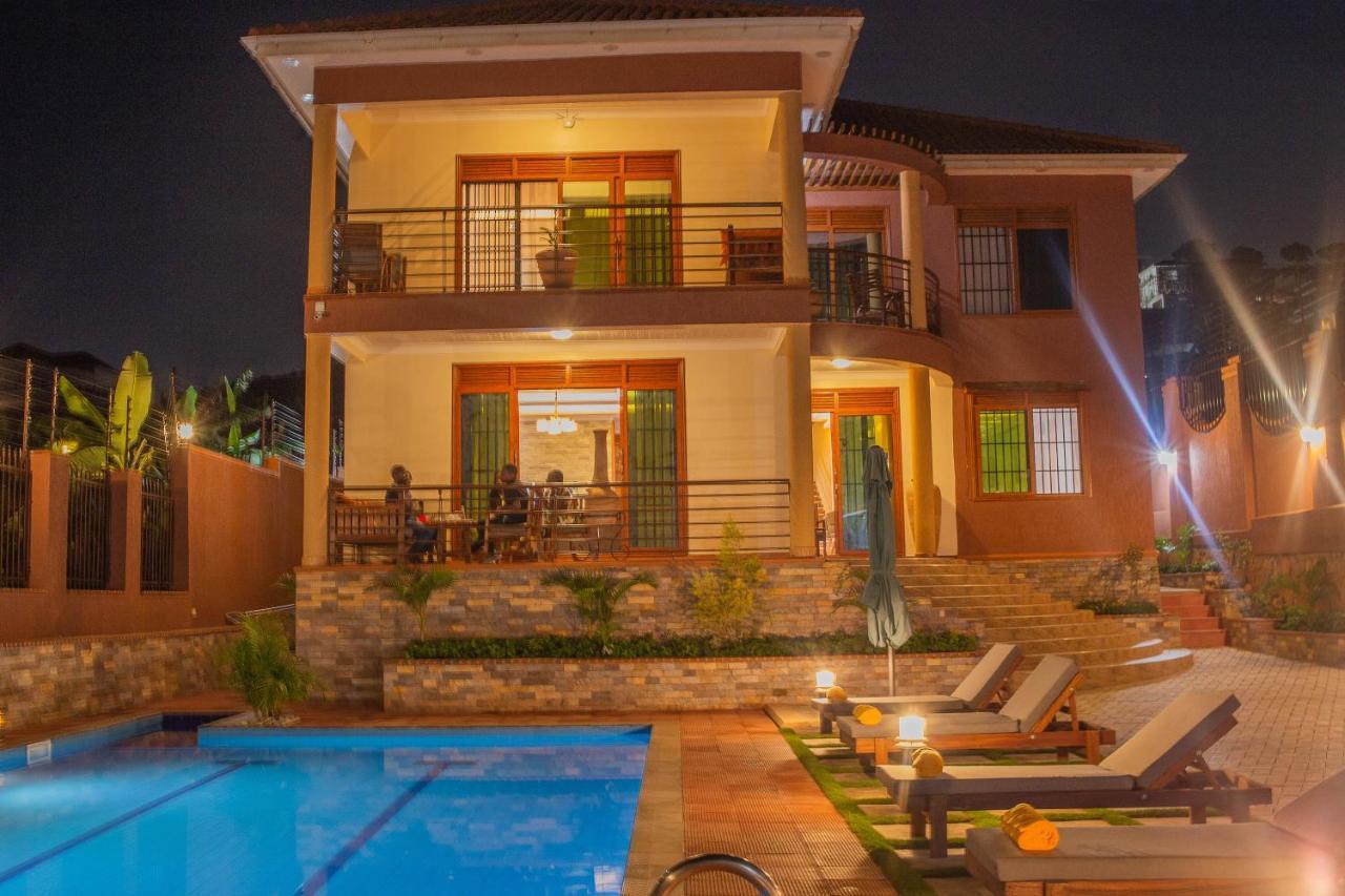 Savannah Suites Lubowa Екстериор снимка